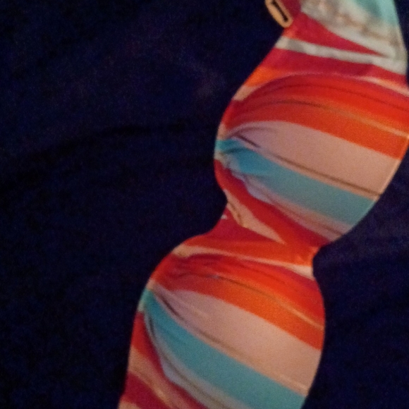 Bikini - Picture 7 of 7